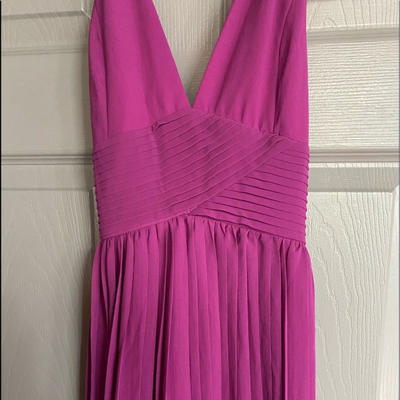 Soieblu Pleated Maxi Dress - Picture 4 of 9